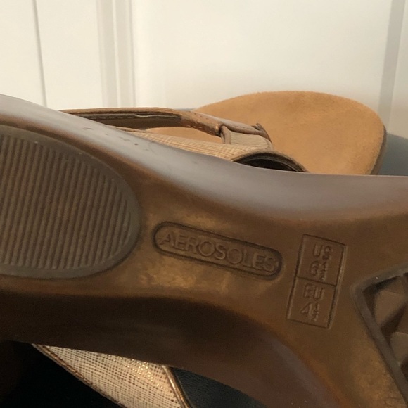 COPY - AEROSOLES gold sandals. Size 6 1/2 - Picture 4 of 4